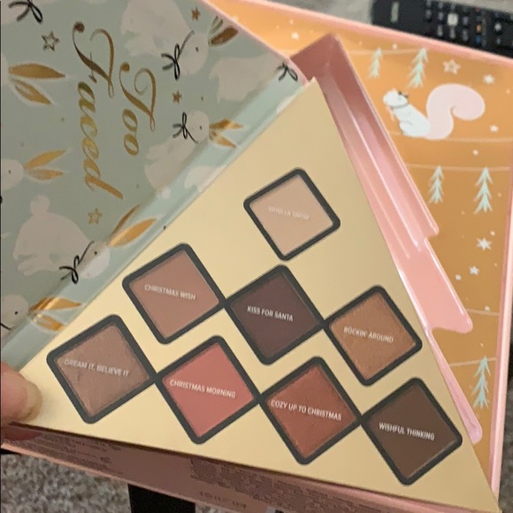 Too Faced Under the Christmas Tree Palette Mascara - Picture 5 of 6